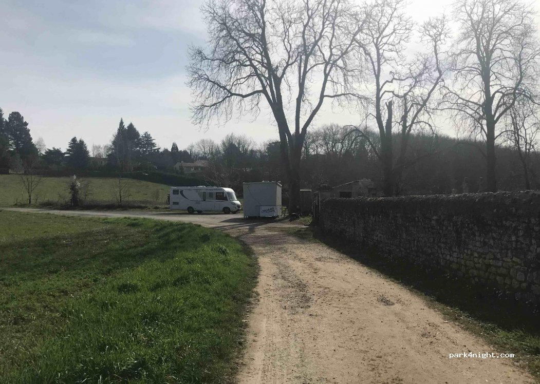 (86300) Chauvigny - 58-60 Rue de Lussac — foto 2