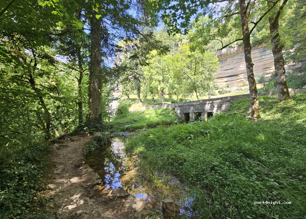(25510) Pierrefontaine-les-Varans - D 20 — foto