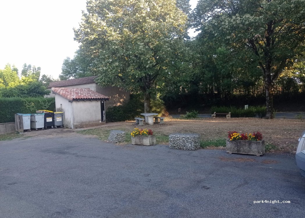 (81250) Alban - Rue de Ladrech — foto