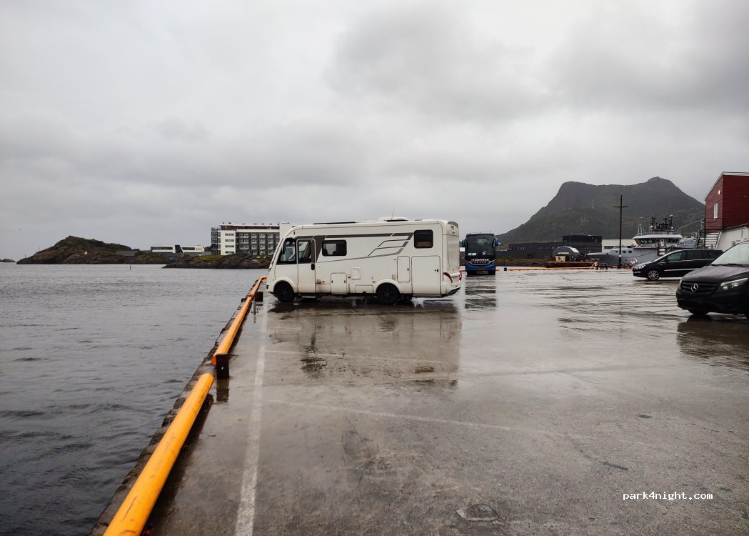 (8305) Svolvær - Fiskergata — foto 2