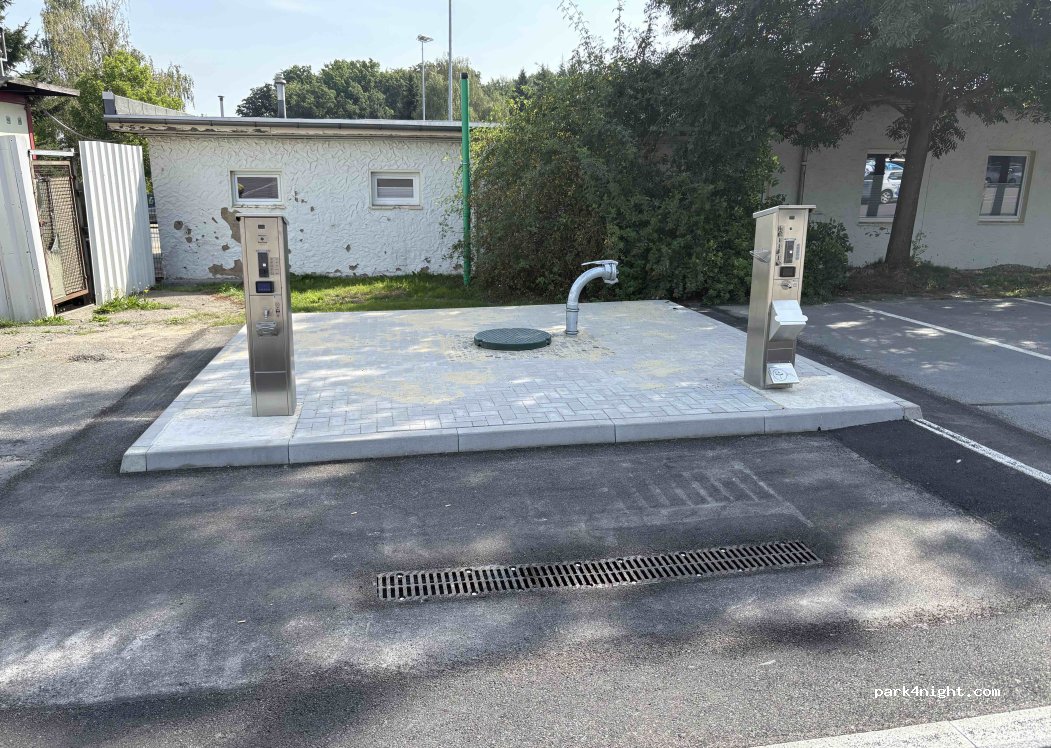 Wohnmobilstellplatz Am Eissportzentrum in Chemnitz — foto