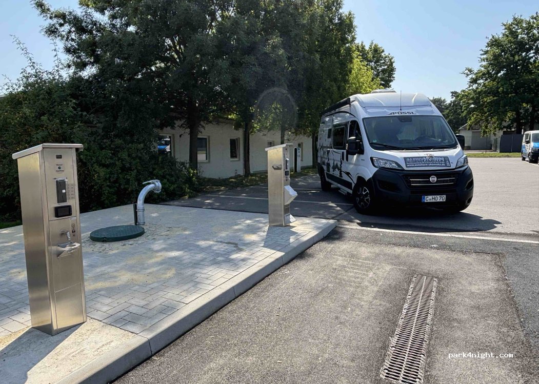 Wohnmobilstellplatz Am Eissportzentrum in Chemnitz — foto 4