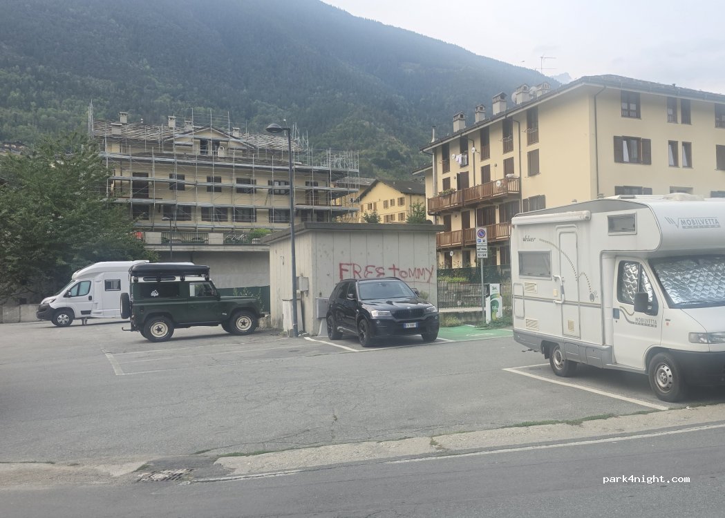 (11018) Aymavilles - Unnamed Road — foto