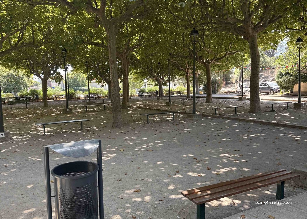(83120) Le Plan-de-la-Tour - Boulevard du Maréchal Gallieni — foto 3