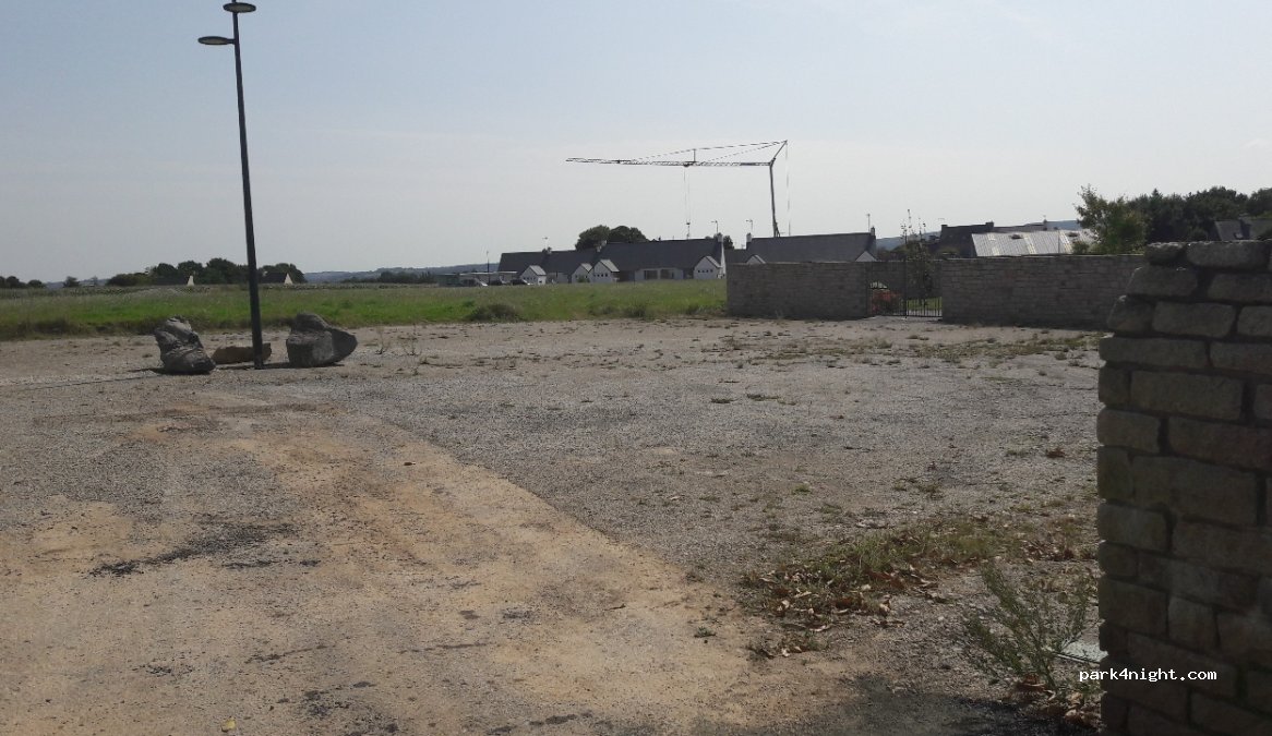 (29150) Cast - 18 Rue Jean Moulin — foto 3
