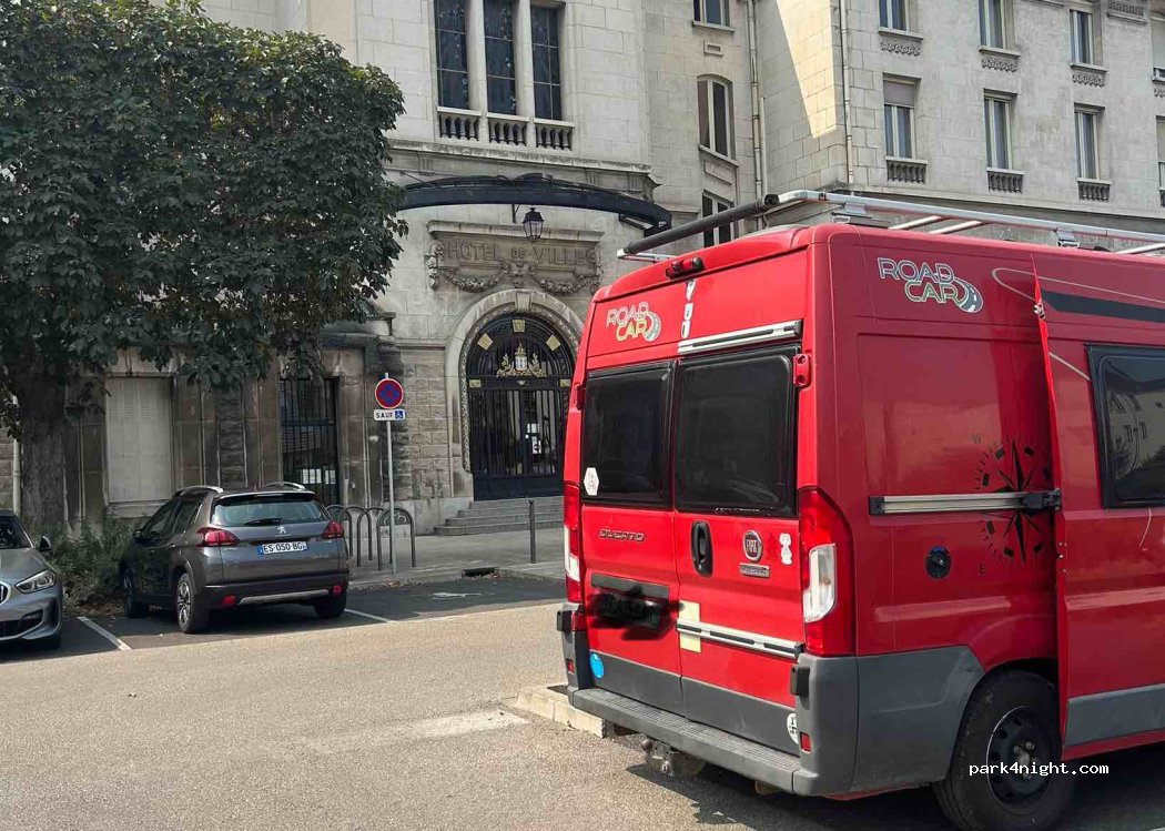 (03200) Vichy - Place de l'Hôtel de Ville — foto