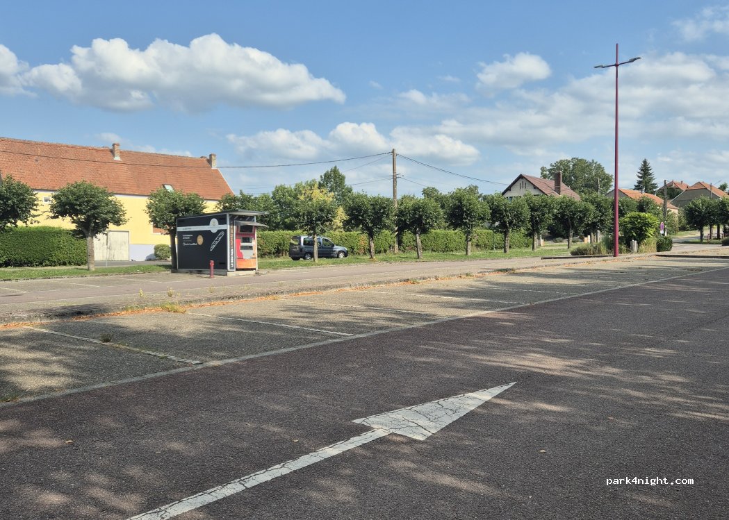 (57510) Holving - Rue du Stade — foto