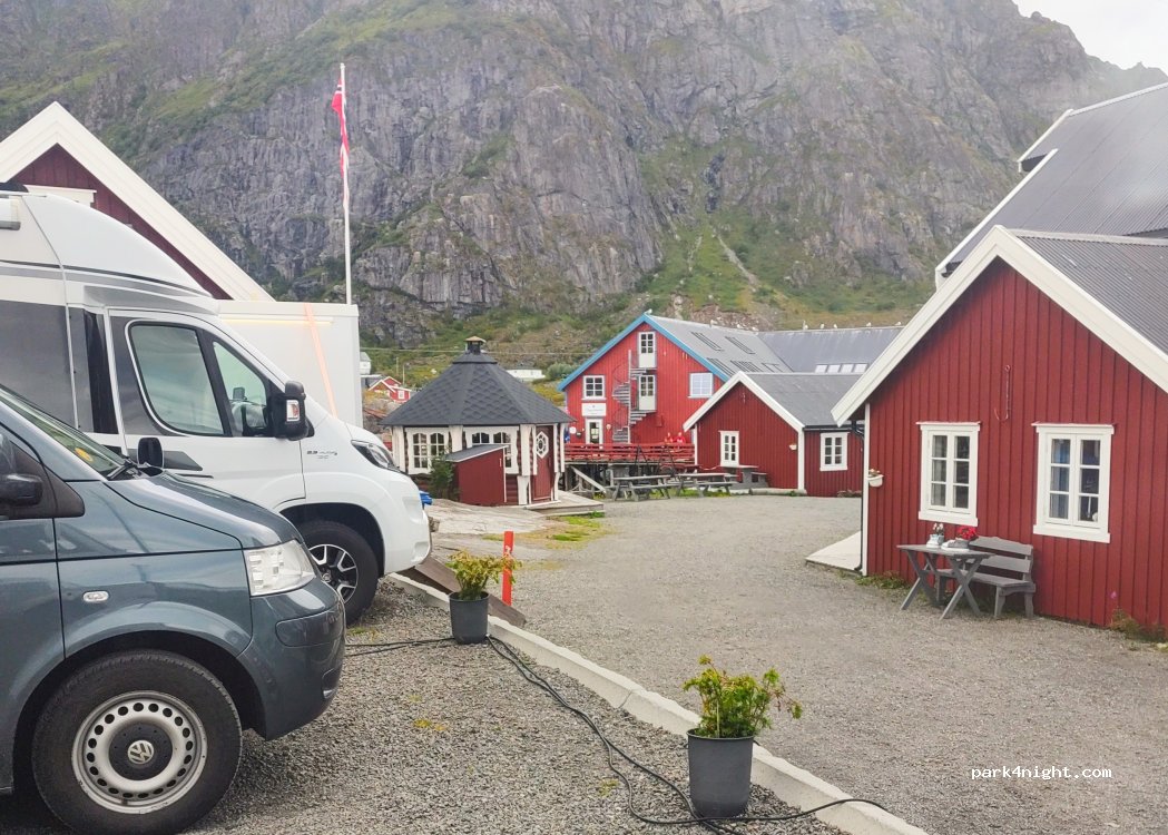 Å Feskarbrygga Rorbuer — foto