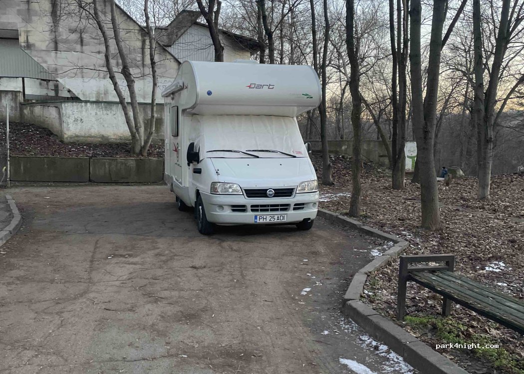 () Chișinau - Scara Cascadelor — foto 3