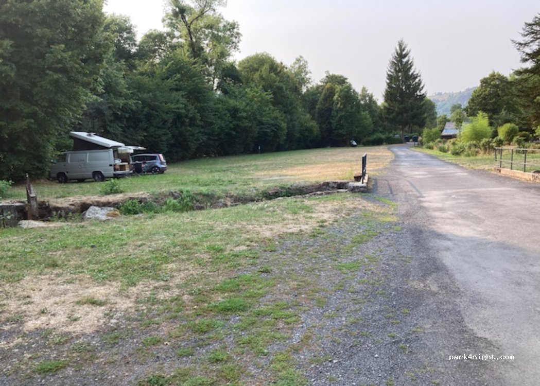 (15140) Fontanges - Unnamed Road — foto