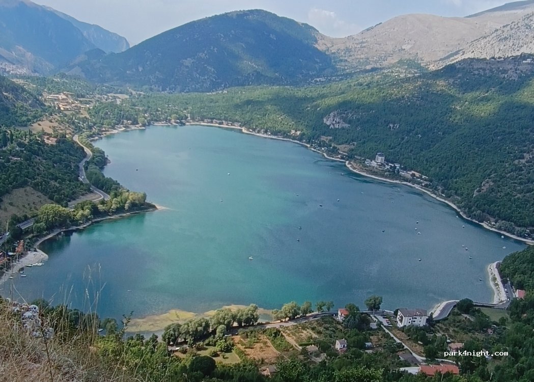 Area sosta camper Villalago — foto 4