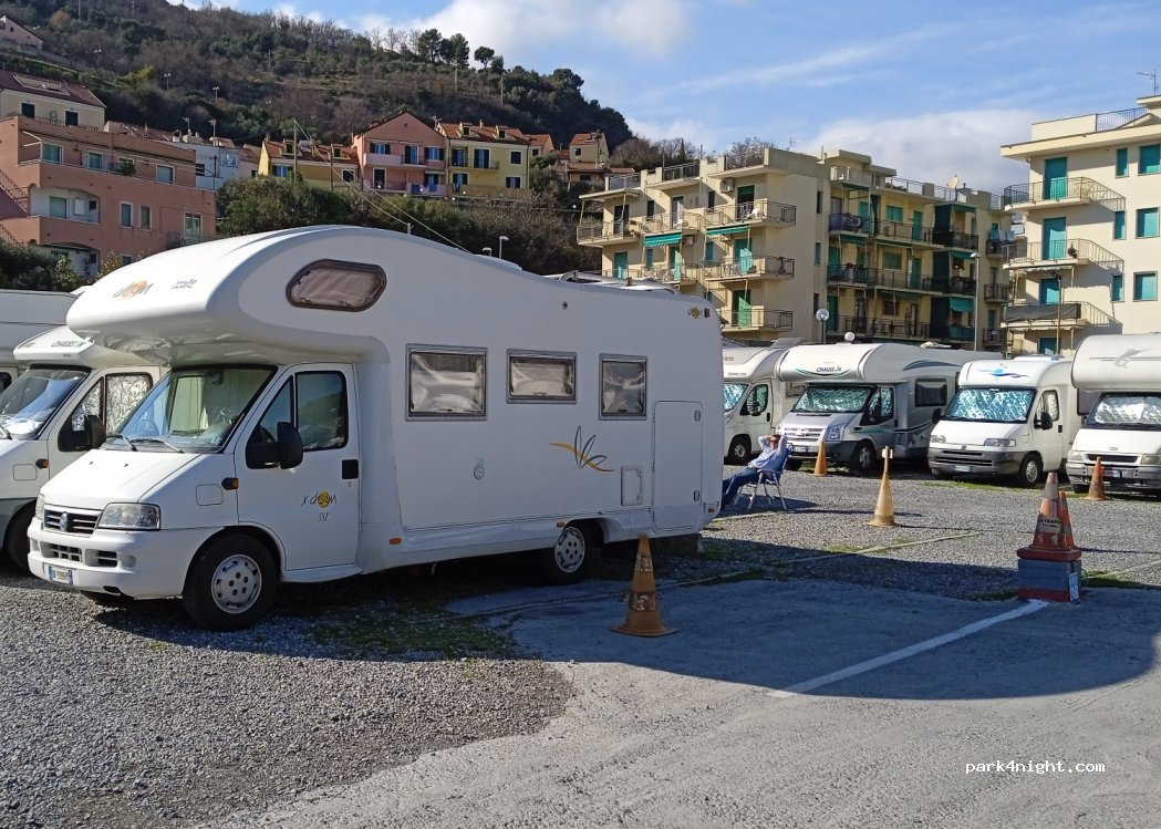(17027) Pietra Ligure - 43 via francesco crispi — foto 3