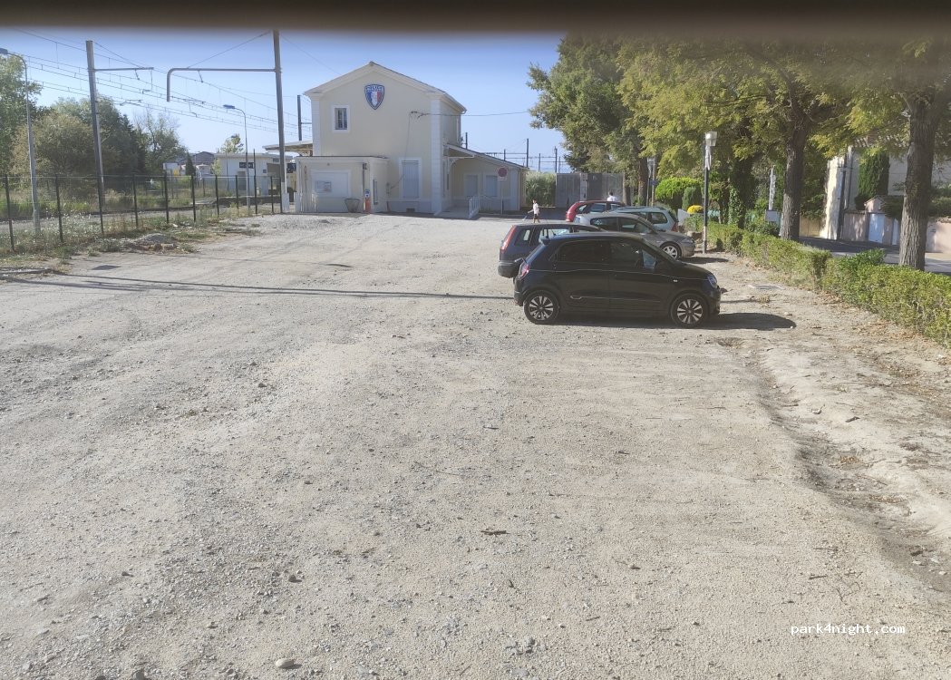 (84310) Morières-lès-Avignon - Avenue de Verdun — foto