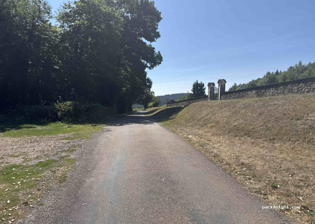 (71550) Roussillon-en-Morvan - — foto