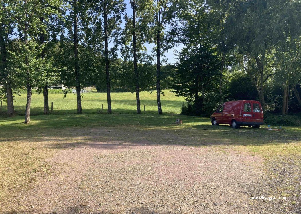 (50520) Juvigny les Vallées - Route du Moulin — foto 3