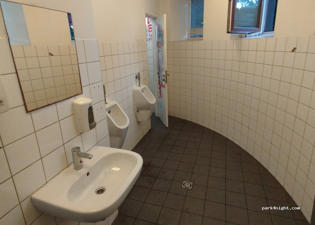 (LV-1811) Riga - Zigfrīda Annas Meierovica bulvāris — foto