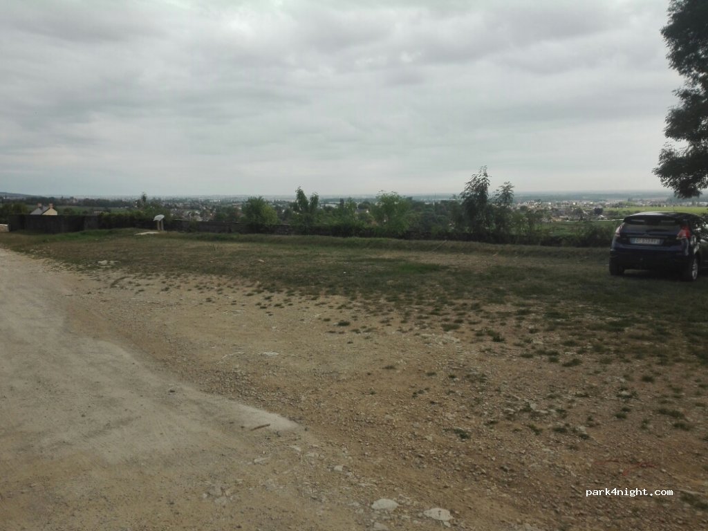 (21220) Gevrey-Chambertin - Plantigone où Issart — foto 2