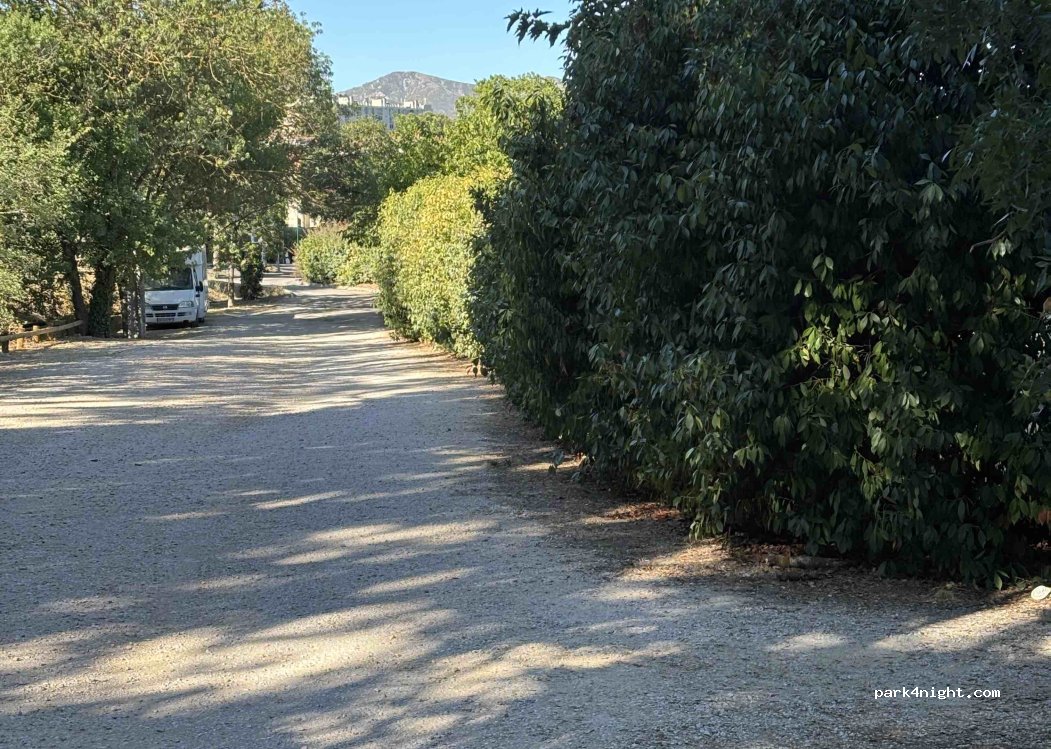 () Aubagne - Avenue du 21 Août 1944 — foto 3