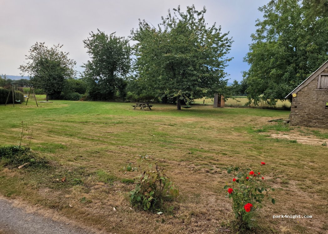 (50370) Les Loges-sur-Brécey - D 233 — foto