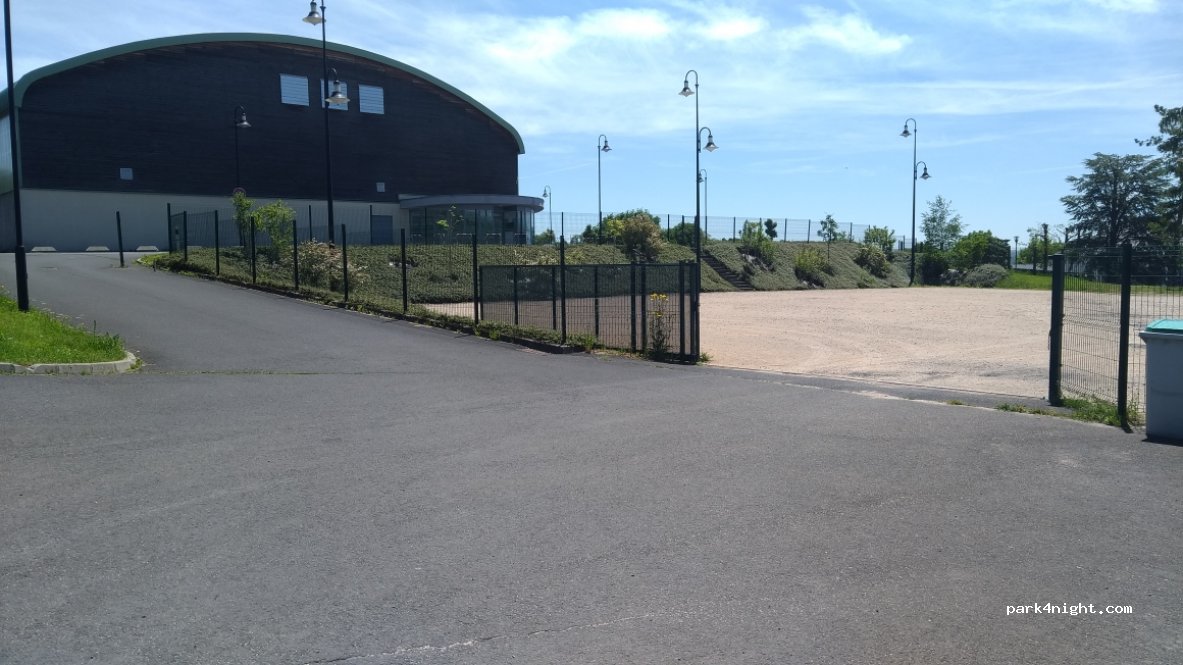 (15230) Pierrefort - 7-9 Côté de Chabridet — foto 2