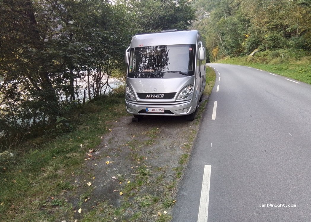 (6884) Øvre Årdal - Utladalsvegen — foto