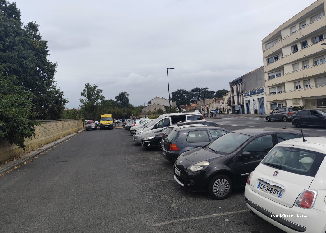 (33000) Bordeaux - Rue de la Béchade — foto 2