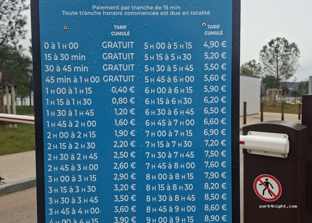 (13500) Martigues - Place des Aires — foto 4