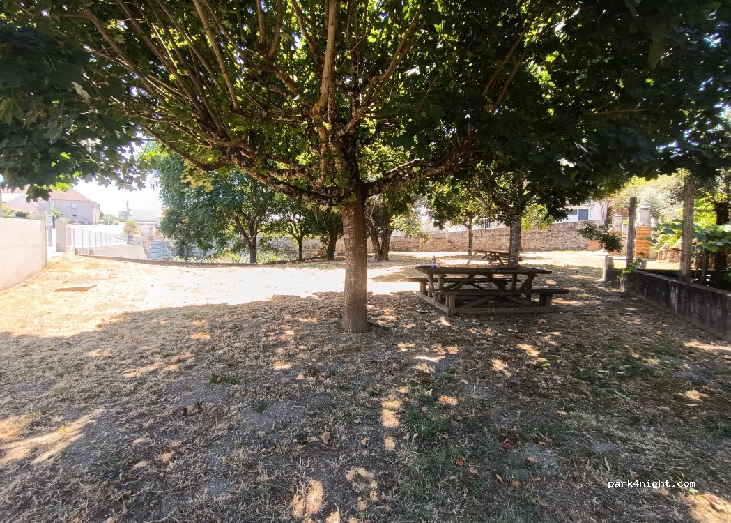 (3510-643) U.F S.Miguel de Outeiro e Sabogosa - EN 337 — foto