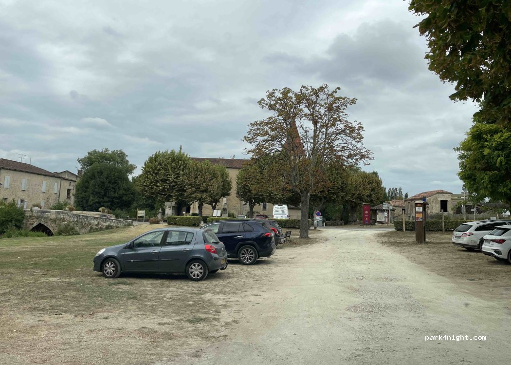 (32250) Fourcès - D 29 — foto