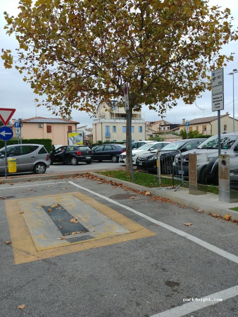 (31044) Montebelluna - 6 Via Sansovino — foto
