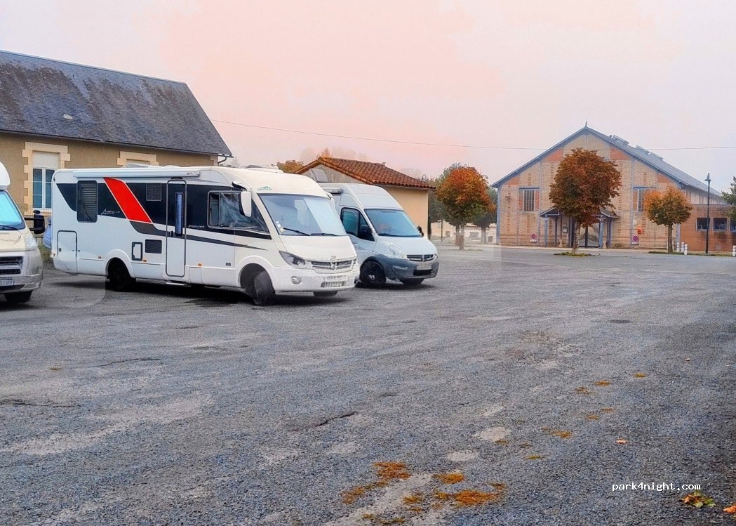 (86510) Chaunay - Rue des Charrières — foto 2