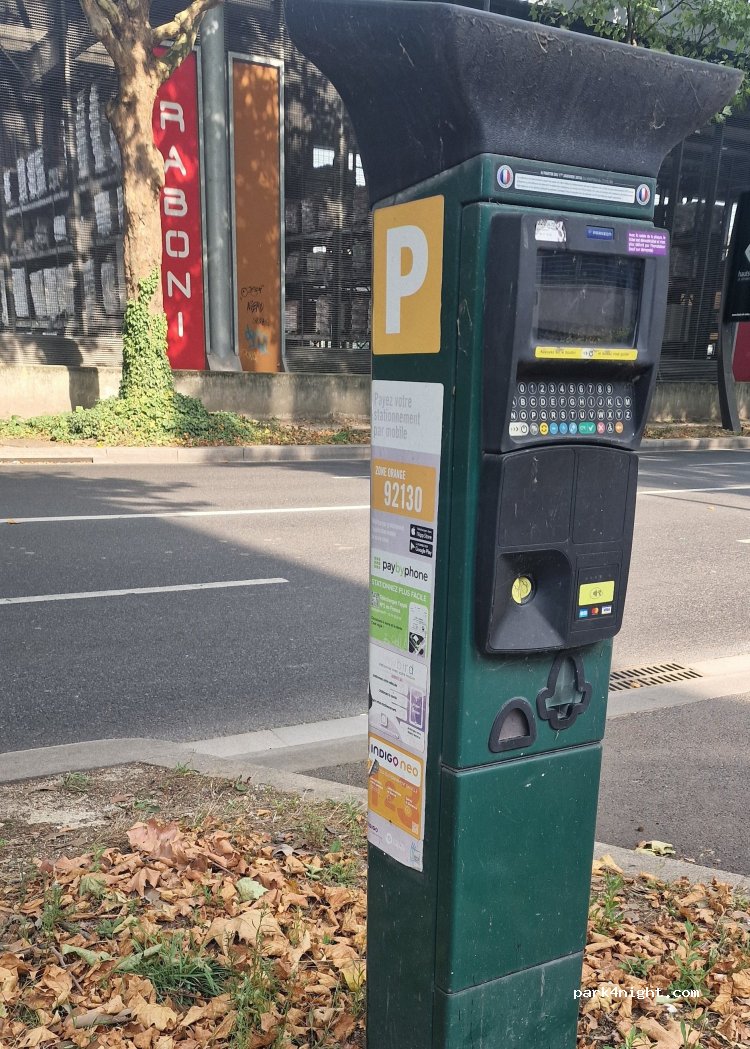 (92130) Issy-les-Moulineaux - Quai du Président Roosevelt — foto