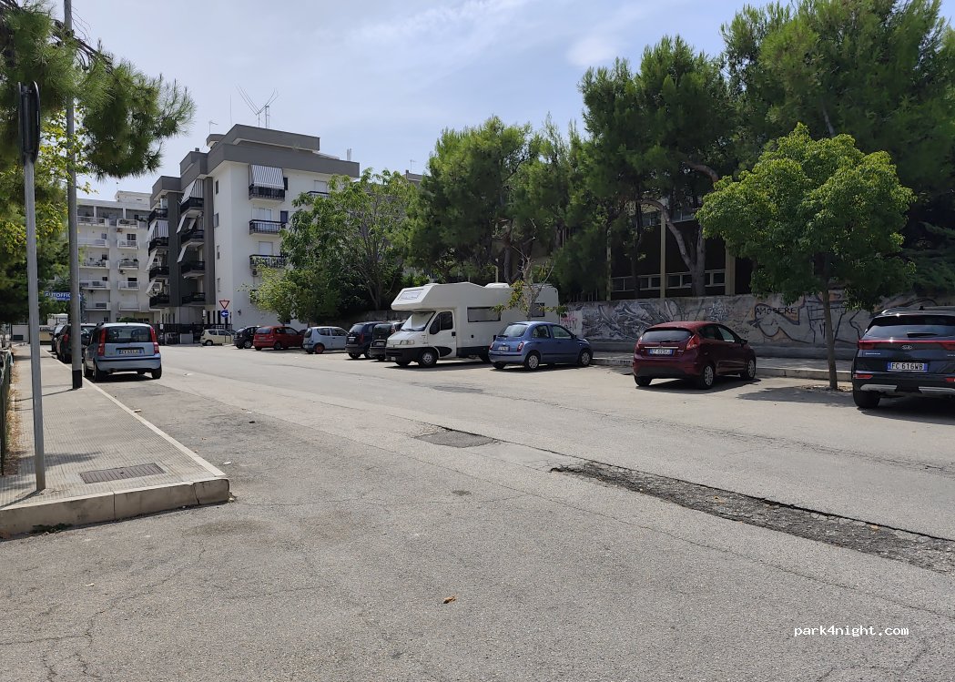 (76125) Trani - Unnamed Road — foto