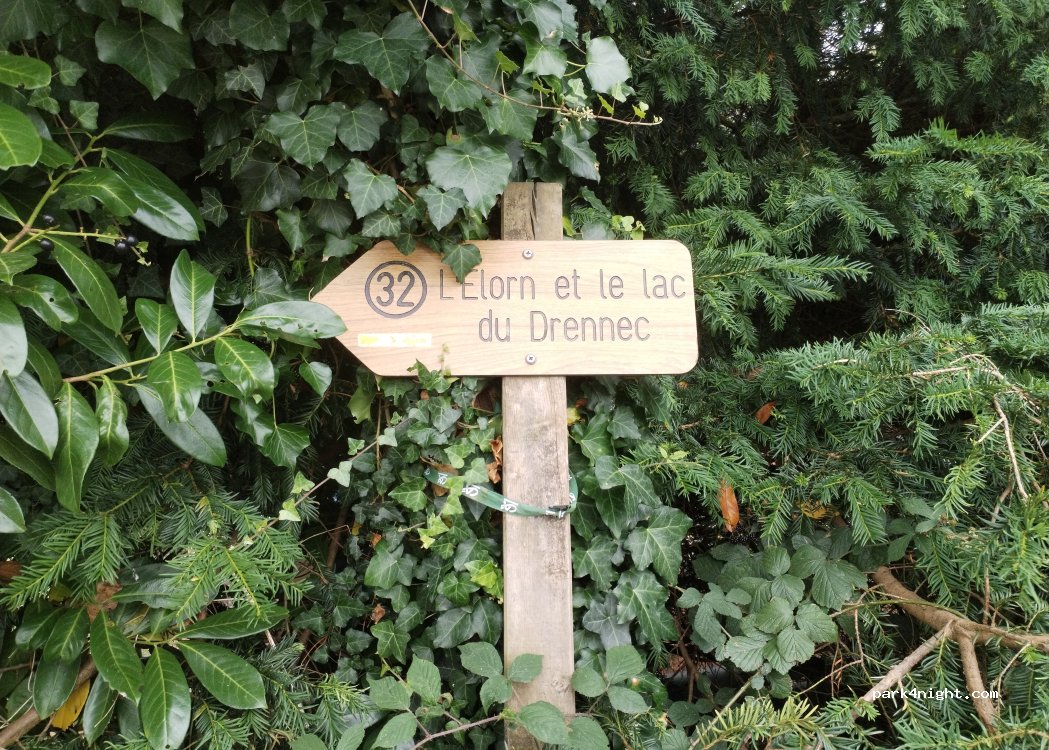 (29450) Sizun - Rue de L'Élorn — foto