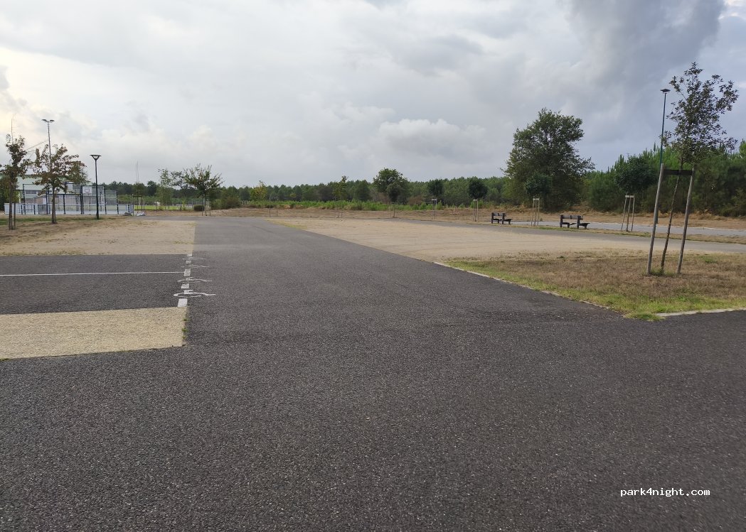 (40260) Lesperon - Allée des Chênes — foto 2