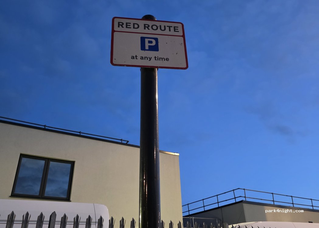 (CR9 4LT) London Borough of Croydon - Imperial Way — foto 3