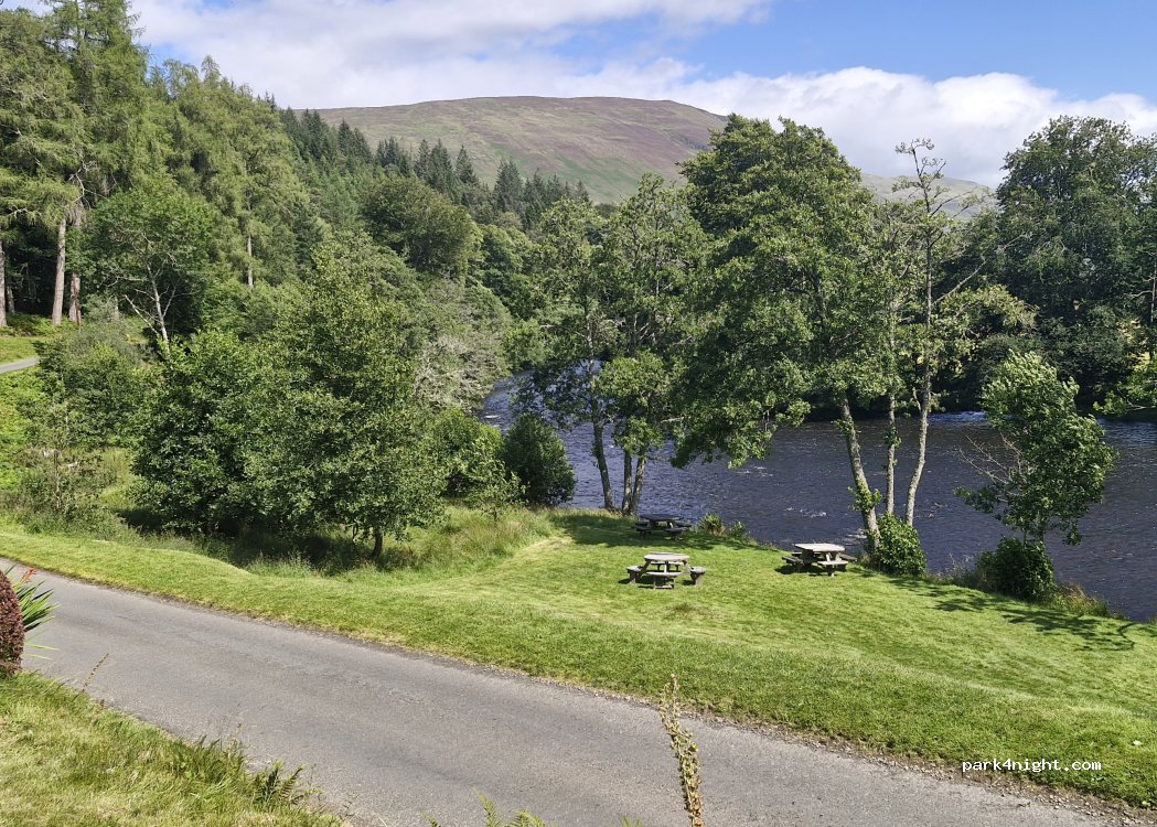 (PH15 2PP) Aberfeldy - Unnamed Road — foto