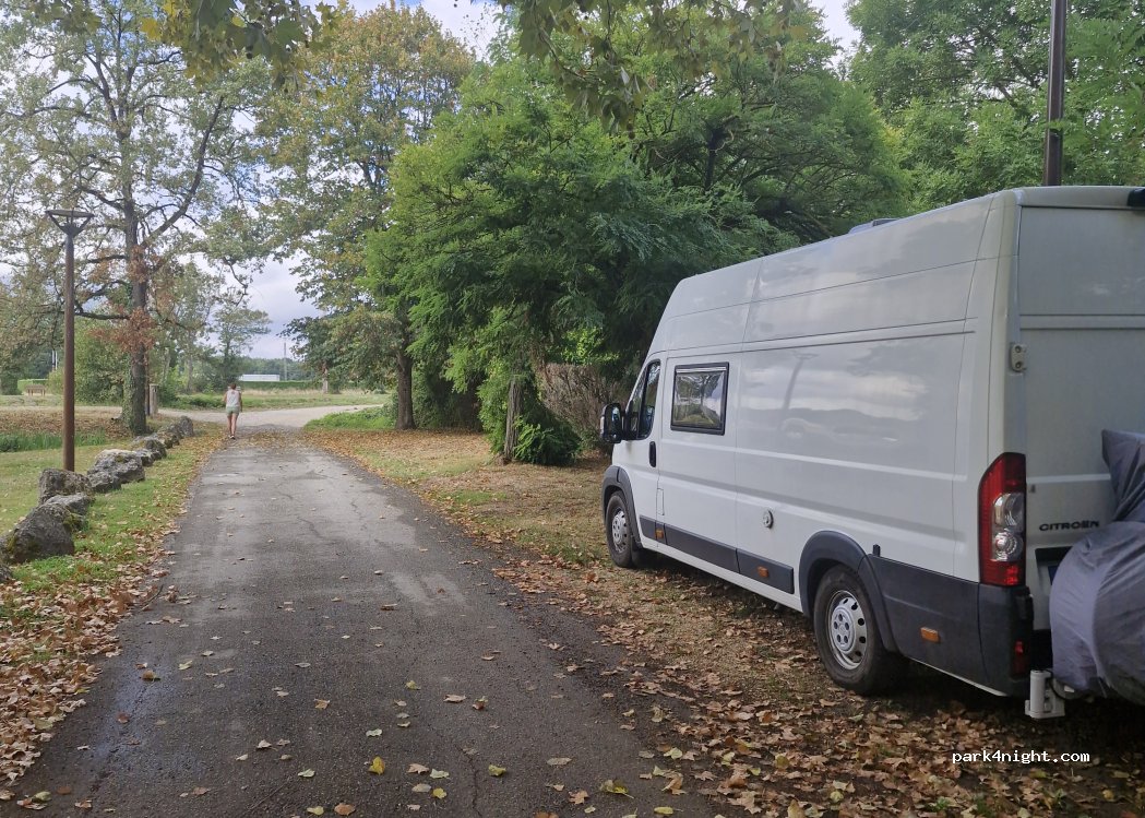 (82290) Lacourt-Saint-Pierre - Impasse du Parc — foto