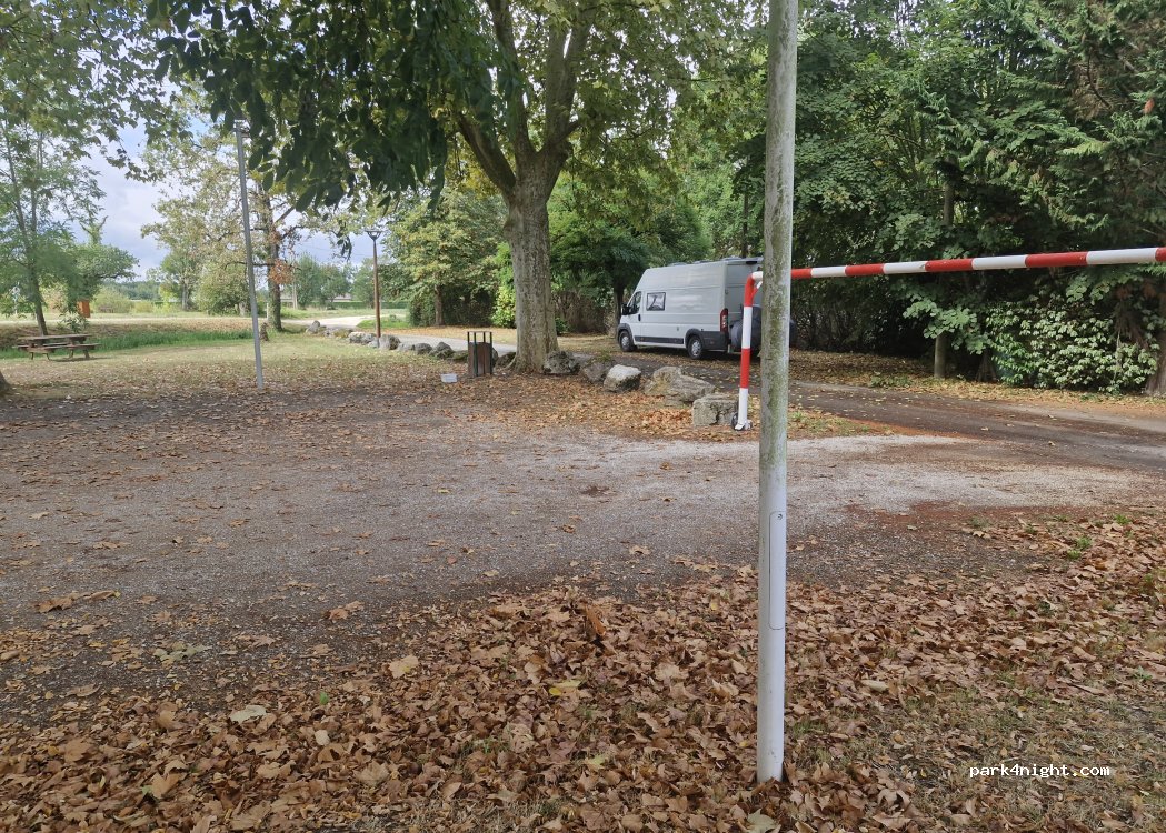 (82290) Lacourt-Saint-Pierre - Impasse du Parc — foto 3