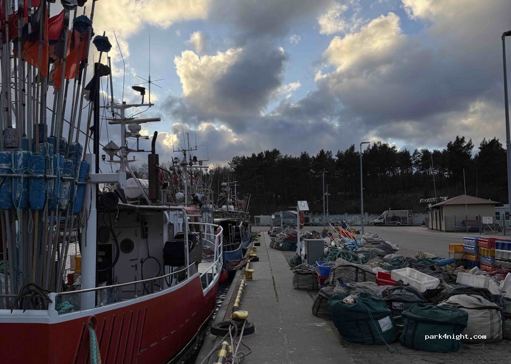 (76-271) Ustka - Trakt Usteckich Marynarzy, Rybaków i Żeglarzy — foto 4