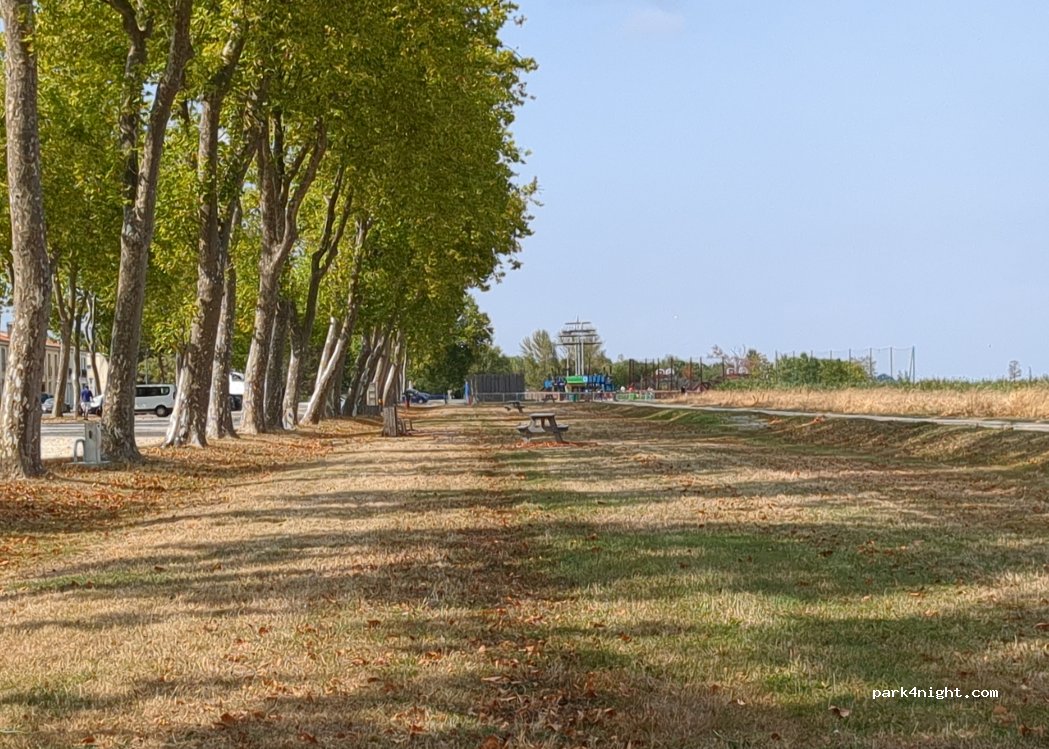 (33250) Pauillac - Quai Antoine Ferchaud — foto