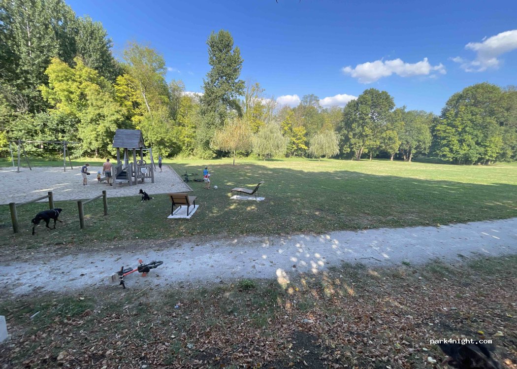 (16170) Saint-Amant-de-Nouère - D 120 — foto