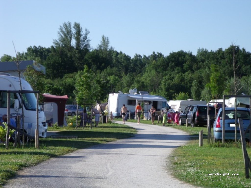 Camping Le Plan d'Eau — foto