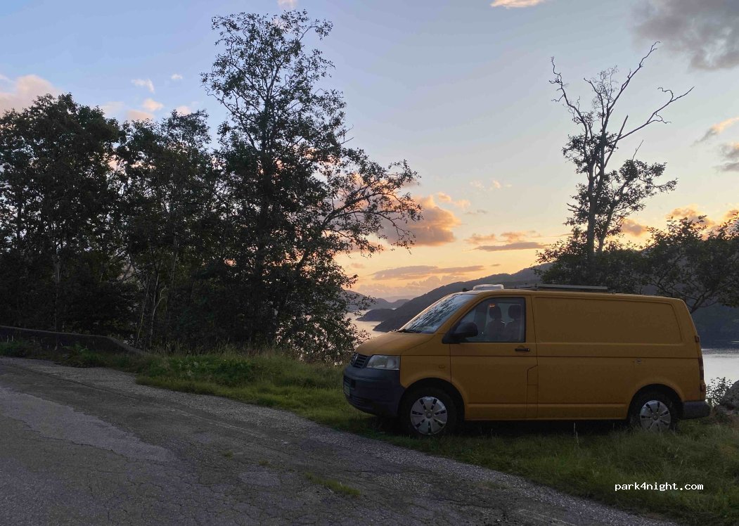 (5596) Åkra - Åkrafjordvegen — foto