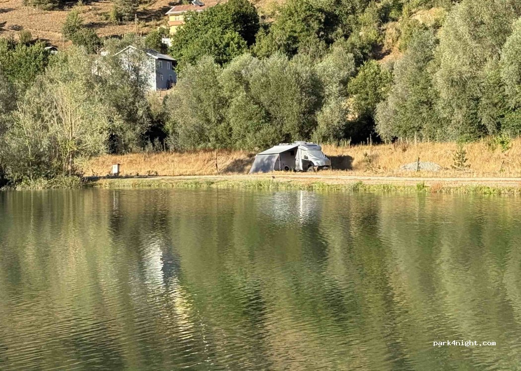 Azdavay belediye karavan parkı — foto