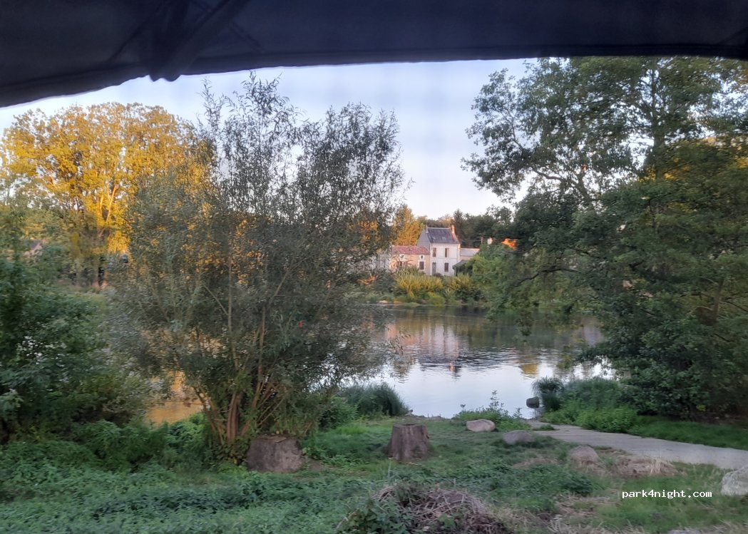 (86320) Lussac-les-Châteaux - N 147 — foto