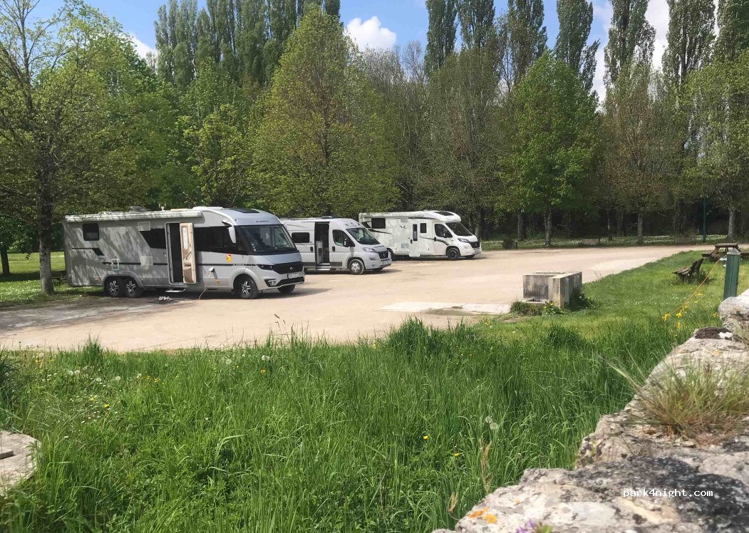 (16510) Verteuil-sur-Charente - 12 Rue de la Fontaine — foto 2