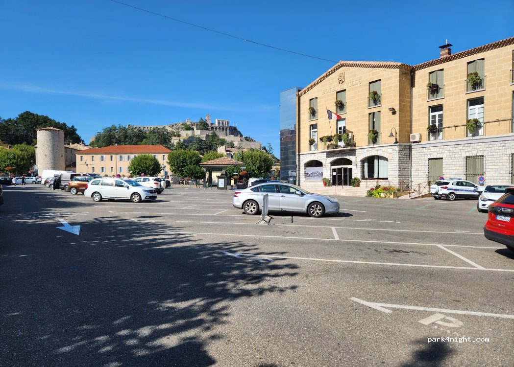 (04200) Sisteron - Place de la République — foto