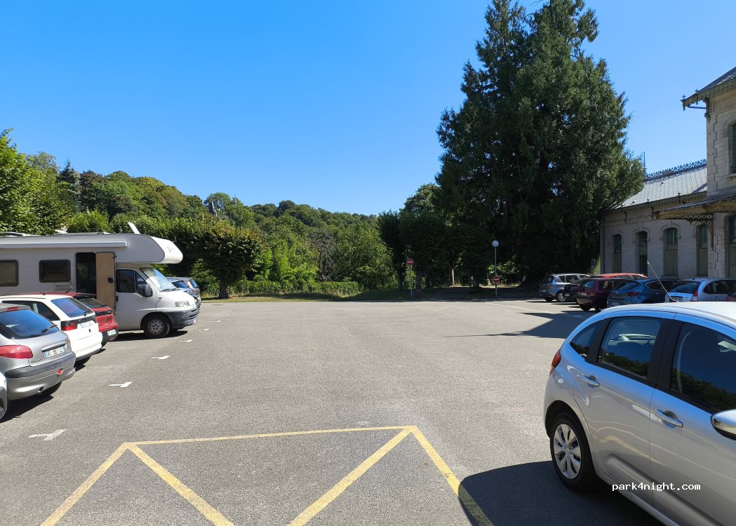 (60350) Pierrefonds - Allée des Tilleuls — foto