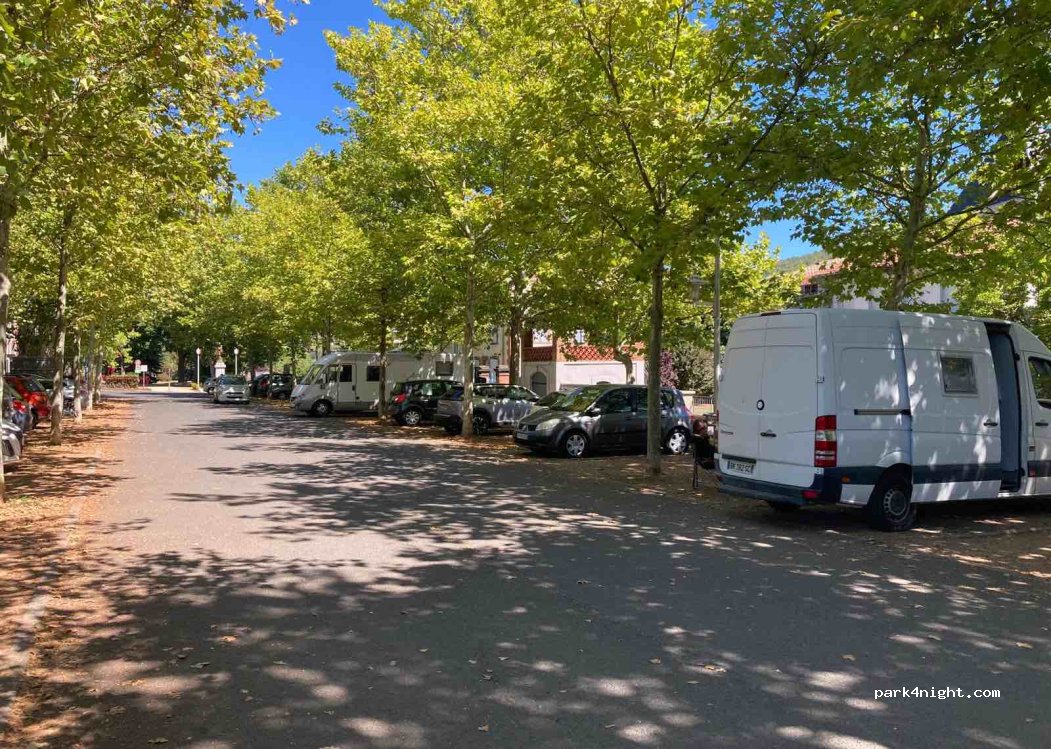 (15500) Massiac - Rue de la Gare — foto